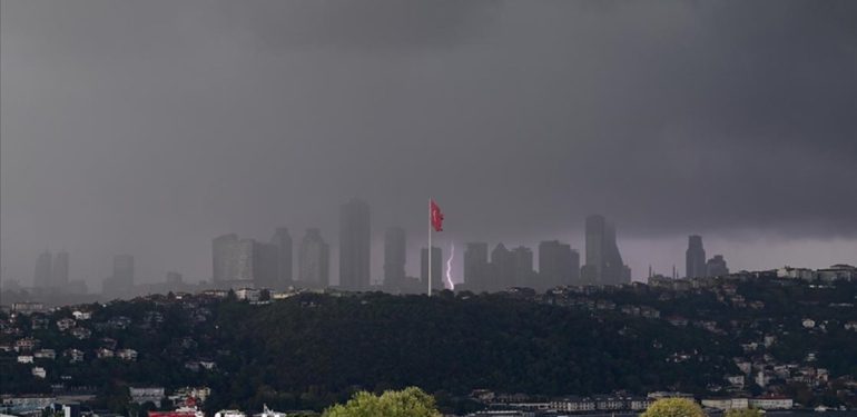İstanbul dahil 8 kente sarı ihtar: Sağanak bekleniyor