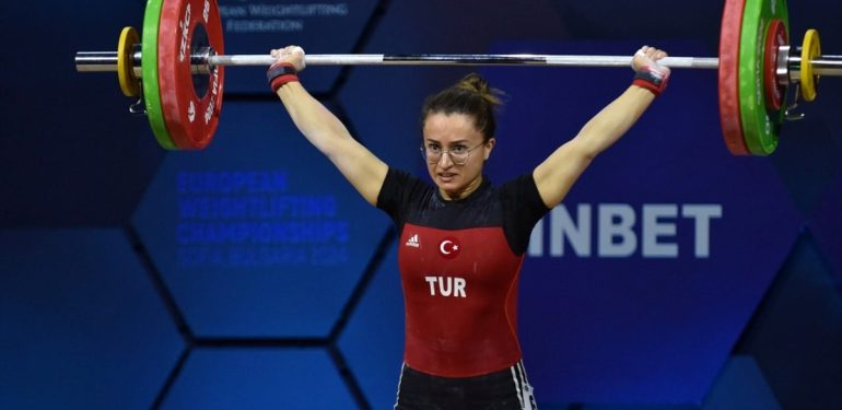 Aysel Özkan’dan Avrupa Şampiyonası’nda bronz madalya