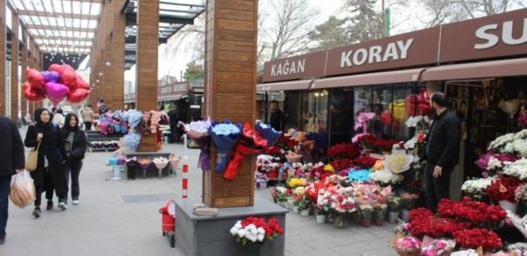 Çiçekçilerde 14 Şubat yoğunluğu başladı