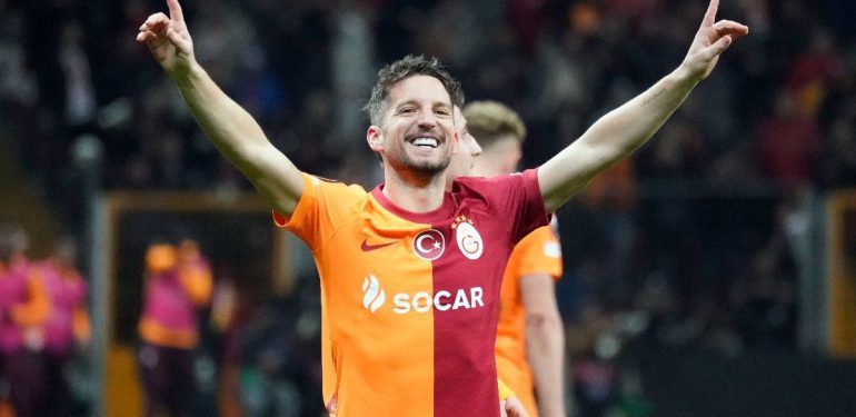 Dries Mertens, Sparta Prag’ı da boş geçmedi
