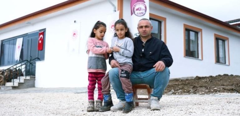 Elazığ’da yerinde dönüşüm kapsamında birinci mesken sahibine teslim edildi