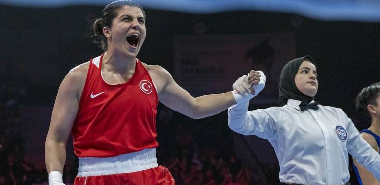 Fenerbahçe, Trabzonsporlu Busenaz Sürmeneli’yi transfer etti