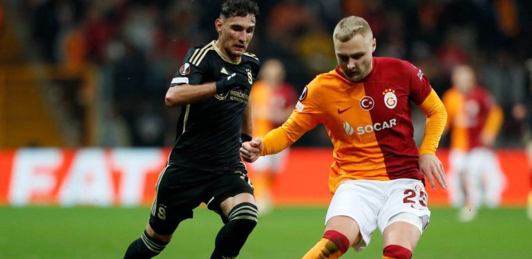 Galatasaray’a makus haber! Victor Nelsson kırmızı kart gördü