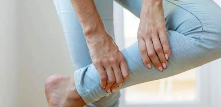 Huzursuz bacak sendromu belirtileri nelerdir? Huzursuz bacak sendromu nasıl geçer, ne yeterli gelir?