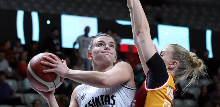 Pota derbisinde Beşiktaş, Galatasaray’a baht tanımadı