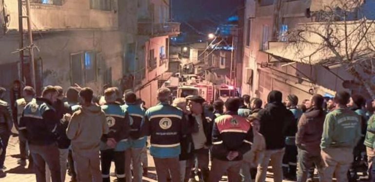 Şanlıurfa’da bina çöktü: 1 kişi hayatını kaybetti