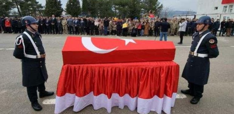 Şehit Uzman Çavuş memleketinde ebediyete uğurlandı