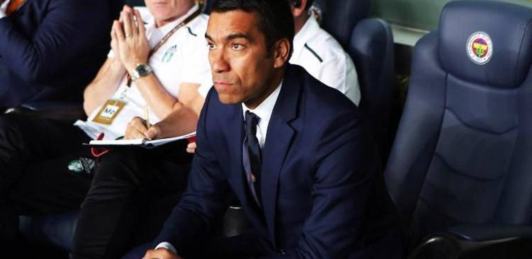 Van Bronckhorst: Beşiktaş’ın teklifi heyecanlandırmadı